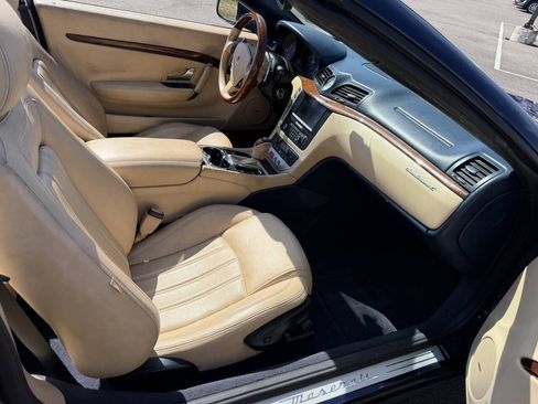 Used 2011 Maserati GranTurismo Convertible RWD image 16