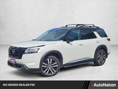 Used 2024 Nissan Pathfinder Platinum w/ Lighting Package (N93)