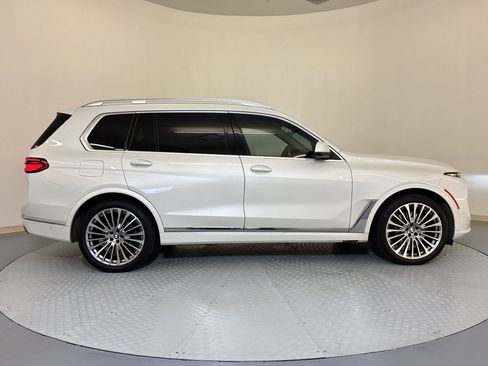 Certified 2024 BMW X7 xDrive40i image 7