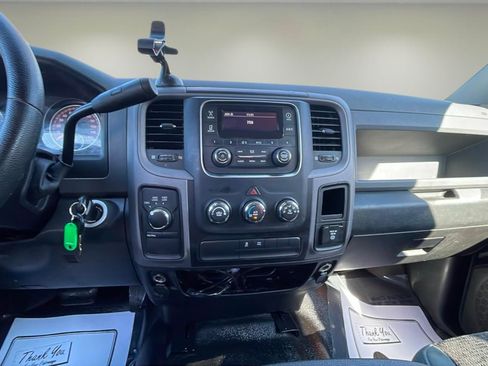 Used 2014 RAM 1500 4x4 Crew Cab w/ Exterior Appearance Group image 6