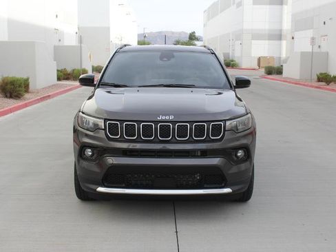 Used 2024 Jeep Compass Limited AWD/4WD image 2