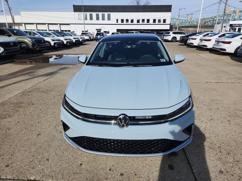 New 2026 Volkswagen Jetta SE image 8