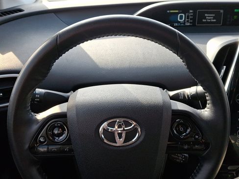 Used 2021 Toyota Prius Prime XLE image 18