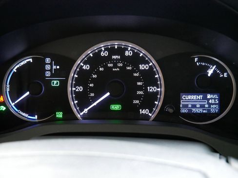 Used 2014 Lexus CT 200h image 30