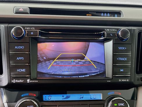 Used 2018 Toyota RAV4 XLE FWD image 28