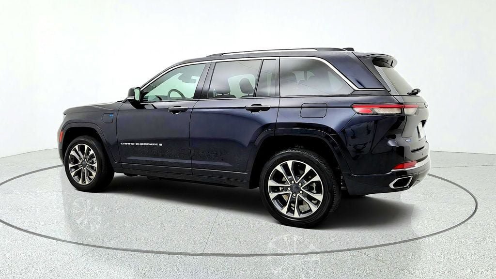 Used 2023 Jeep Grand Cherokee Overland AWD/4WD image 7