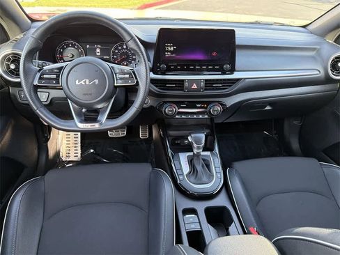 Used 2024 Kia Forte GT-Line w/ GT-Line Premium Package image 12