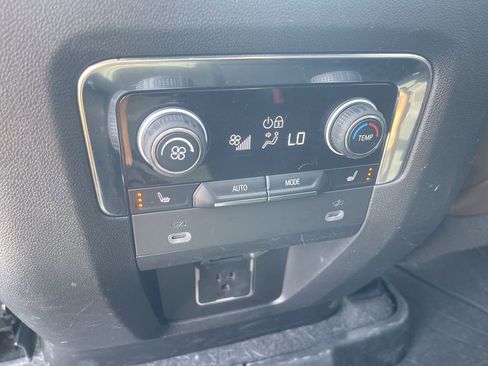 Used 2022 Chevrolet Tahoe High Country AWD/4WD image 38