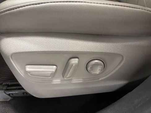 Used 2021 Toyota Highlander Platinum AWD/4WD image 9