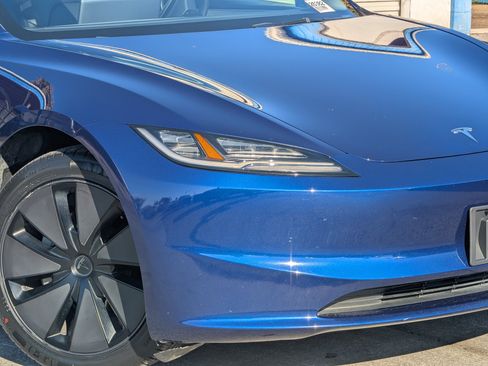 Used 2024 Tesla Model 3 Standard Range RWD image 3