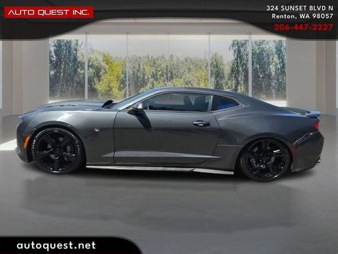 Used 2016 Chevrolet Camaro SS RWD image 8