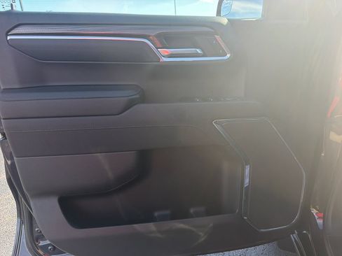 Used 2023 Chevrolet Silverado 1500 LT AWD/4WD image 12