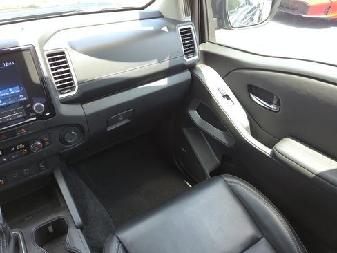 Used 2024 Nissan Frontier SL w/ Technology Package RWD image 18