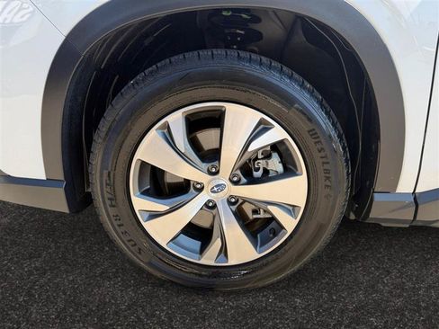 Used 2023 Subaru Ascent Premium w/ Convenience Package AWD/4WD image 16