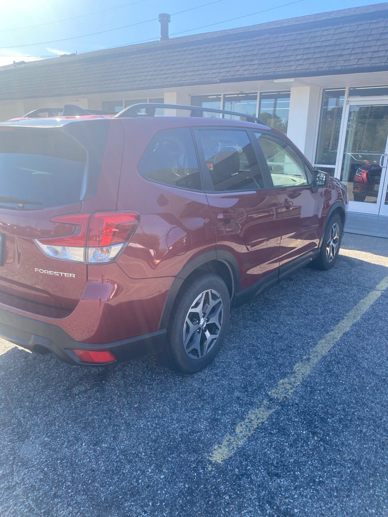 Used 2024 Subaru Forester Premium AWD/4WD image 3