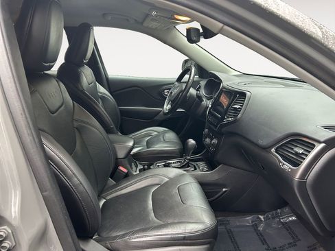 Used 2020 Jeep Cherokee Limited image 10