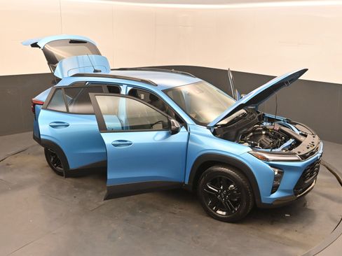 Used 2025 Chevrolet Trax ACTIV FWD image 38