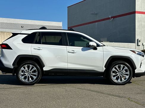 Used 2024 Toyota RAV4 XLE Premium image 6