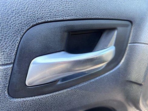 Used 2018 Chrysler 300 S w/ 300S Premium Group RWD image 7