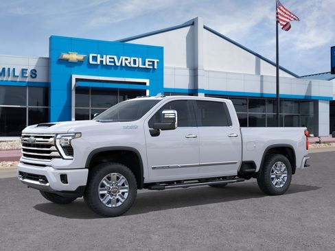New 2026 Chevrolet Silverado 2500 High Country w/ High Country Premium Package AWD/4WD image 2