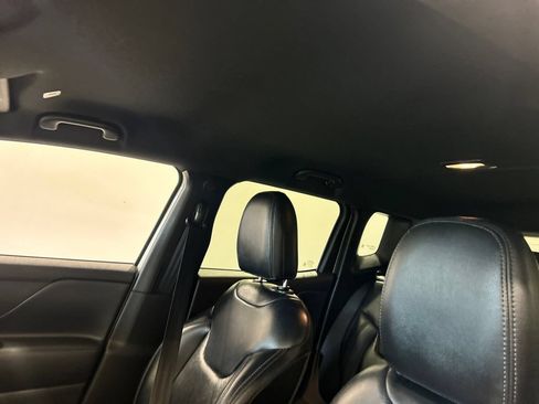 Used 2022 Jeep Renegade Altitude w/ Convenience Group AWD/4WD image 27