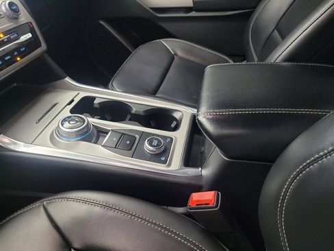 Used 2023 Ford Explorer XLT w/ Equipment Group 202A AWD/4WD image 26