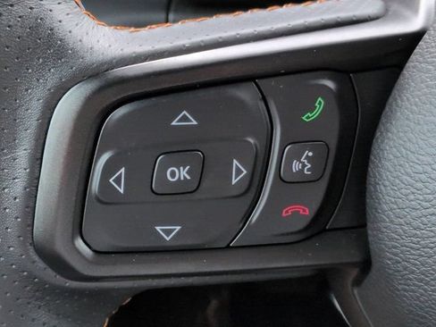 Used 2024 Jeep Gladiator Mojave AWD/4WD image 25