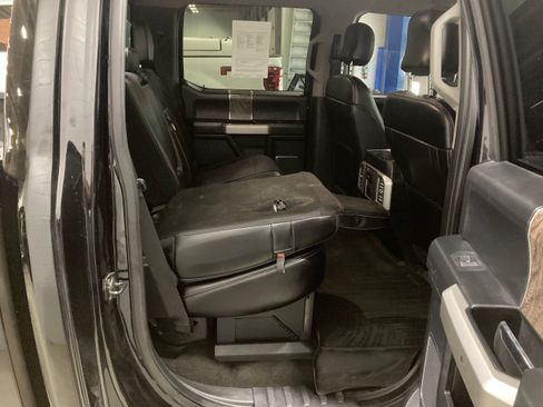 Used 2017 Ford F250 Lariat w/ Lariat Value Package AWD/4WD image 12