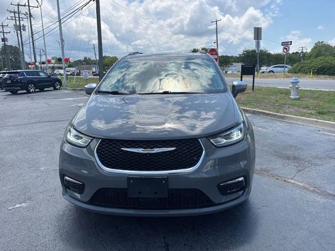 Used 2022 Chrysler Pacifica Limited FWD image 7