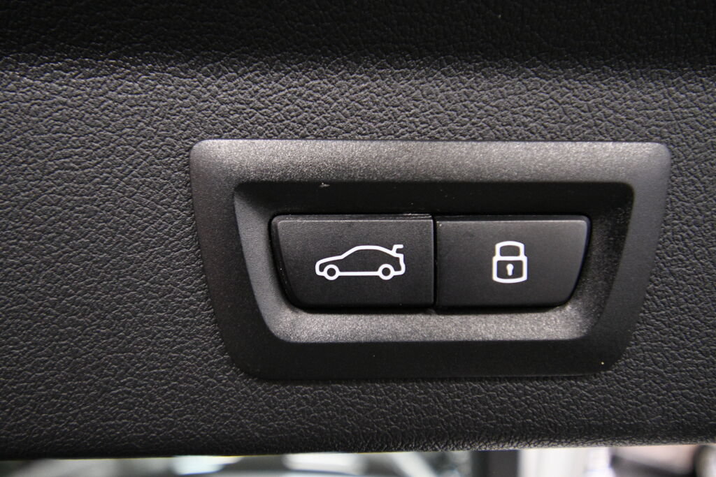 Used 2026 BMW X2 xDrive28i AWD/4WD image 25