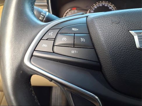 Used 2017 Cadillac XT5 FWD image 24