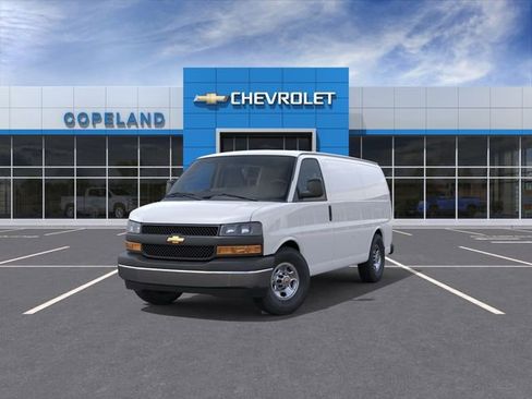 New 2026 Chevrolet Express 3500 RWD image 9