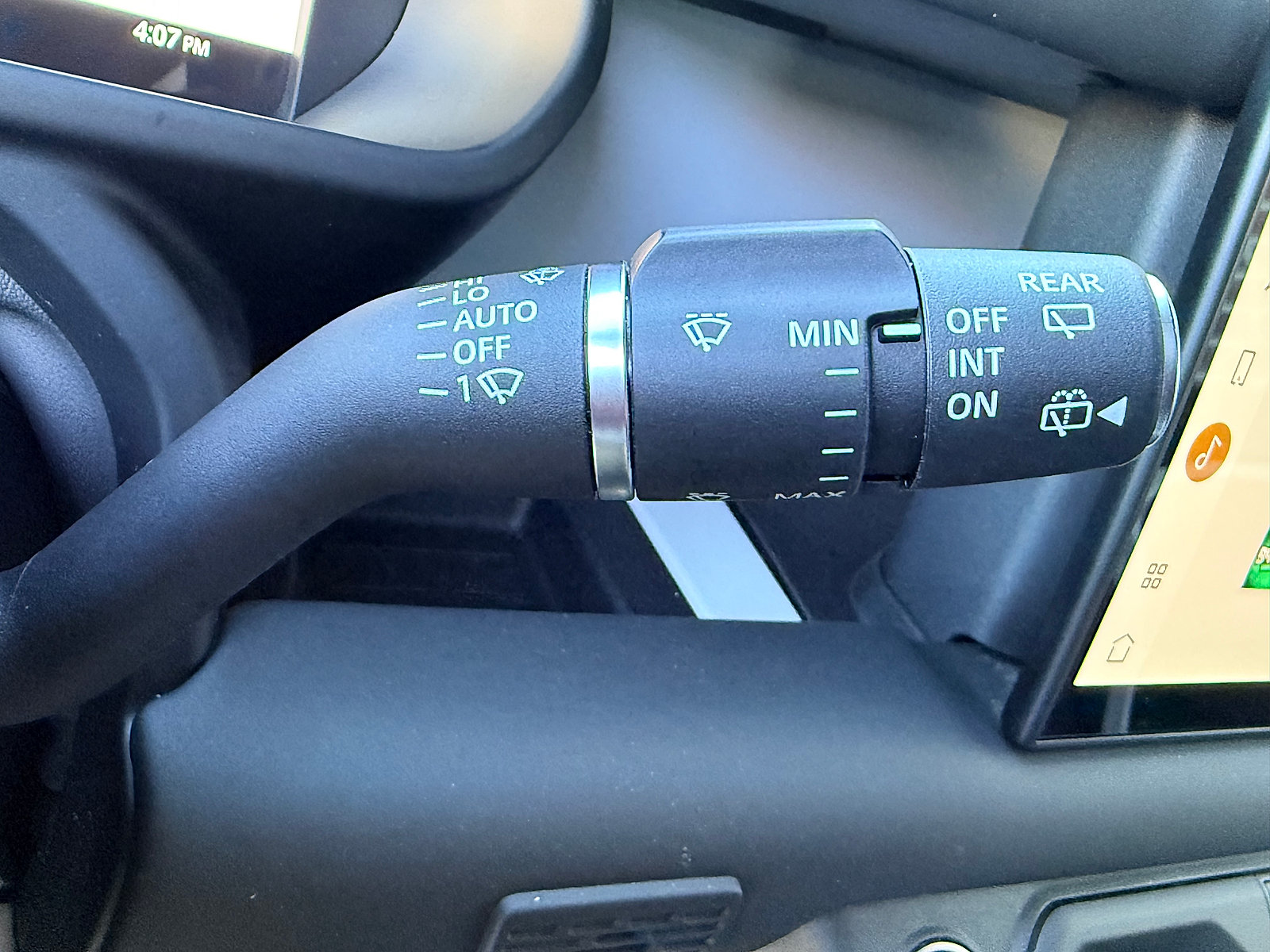Used 2025 Land Rover Defender 110 S AWD/4WD image 28