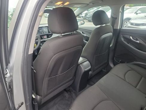 Used 2020 Hyundai Elantra GT FWD image 13