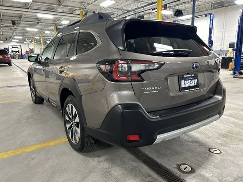Certified 2023 Subaru Outback Limited image 6