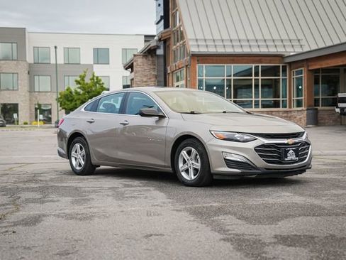 Used 2024 Chevrolet Malibu LS FWD image 1