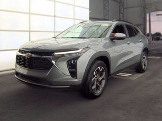 Used 2025 Chevrolet Trax LT w/ LT Convenience Package FWD video 1