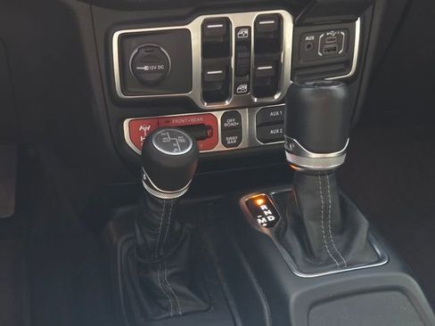 Used 2024 Jeep Wrangler Unlimited Rubicon image 12