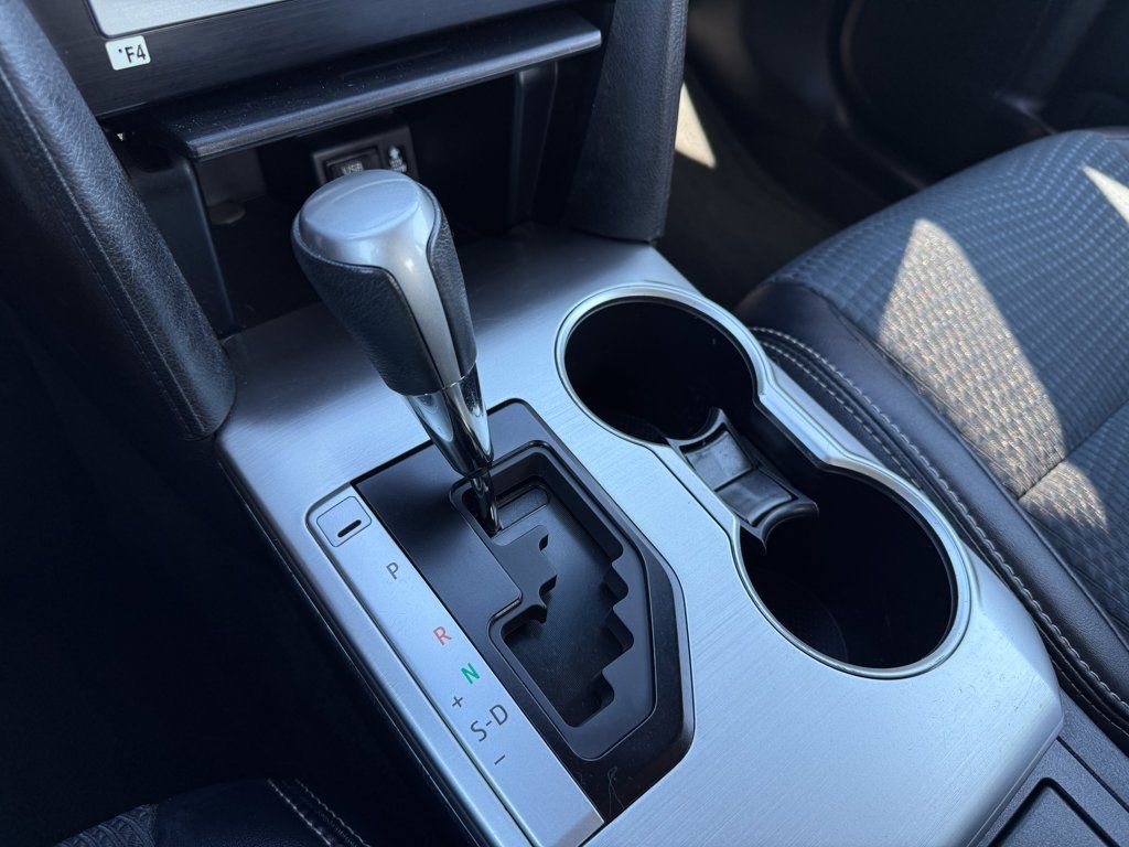 Used 2013 Toyota Camry SE FWD image 28
