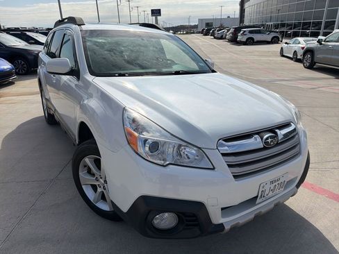 Used 2013 Subaru Outback 2.5i Limited w/ Moonroof Pkg image 3