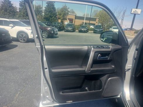 Used 2021 Toyota 4Runner SR5 image 29