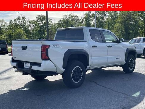Used 2024 Toyota Tacoma TRD Off-Road AWD/4WD image 5