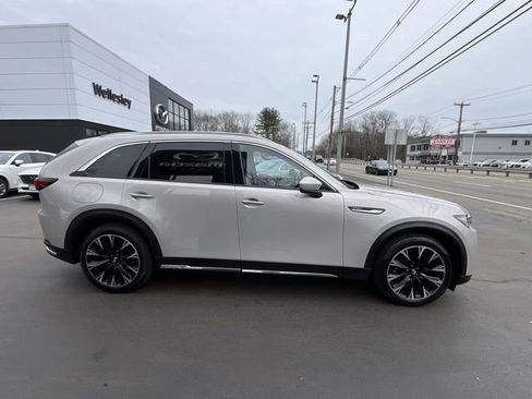 Used 2024 MAZDA CX-90 Plug-In Hybrid w/ Premium Pkg image 9