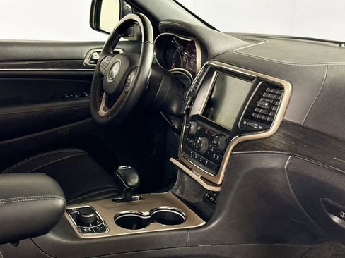 Used 2015 Jeep Grand Cherokee Overland w/ Advanced Technology Group AWD/4WD image 53