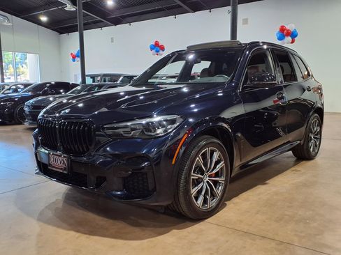 Used 2023 BMW X5 xDrive40i w/ M Sport Package AWD/4WD image 3
