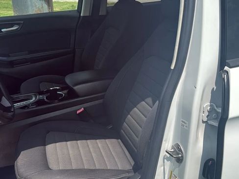 Used 2018 Ford Edge SE FWD image 26