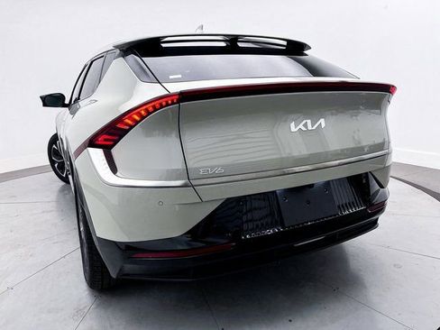 Used 2022 Kia EV6 Wind image 4