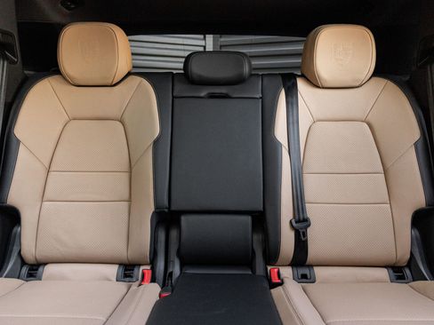 Certified 2025 Porsche Cayenne image 26