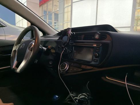 Used 2015 Toyota Prius C Four image 9