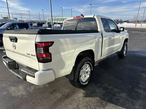 Used 2024 Nissan Frontier SV w/ Technology Package image 15